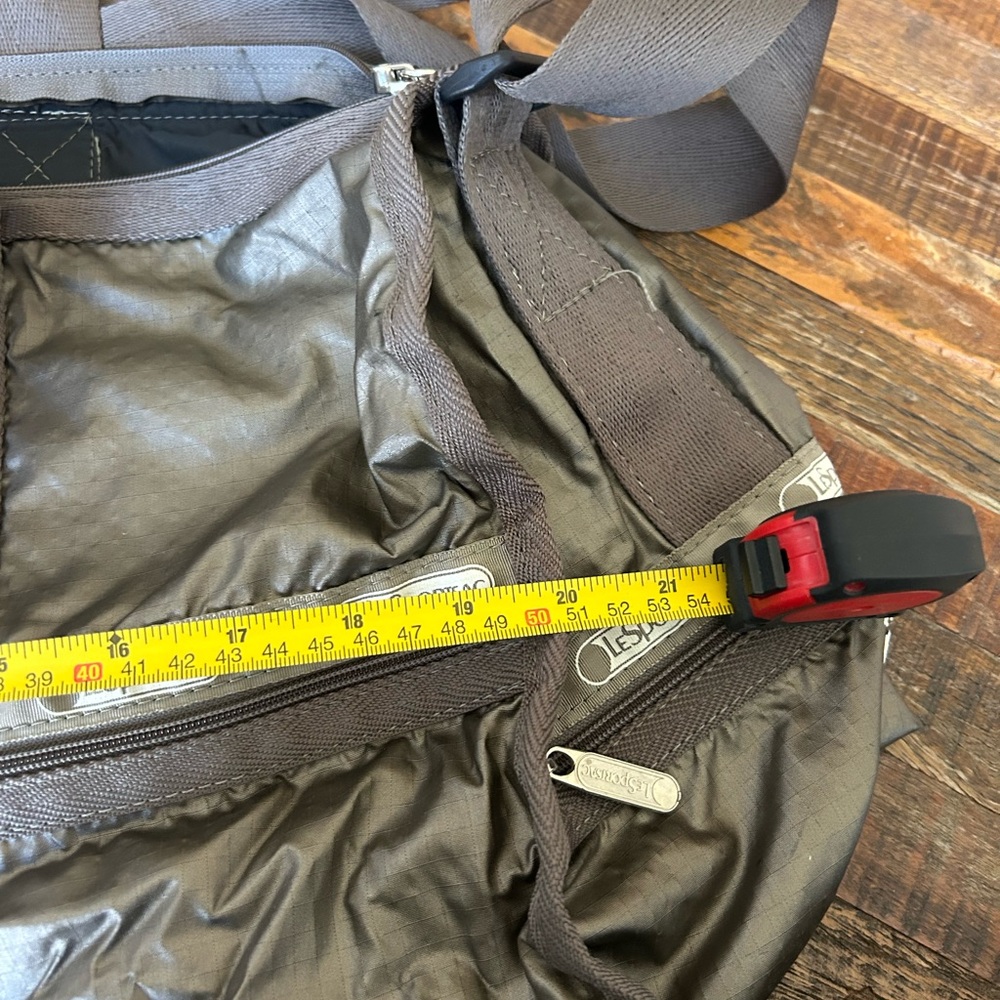 LeSportsac Vintage Duffle Nylon Lightweight Weekender Overnight Travel Bag - Picture 12 of 12